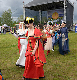 FESTIWAL KULTURALNY „POLSKA–MONGOLIA BLIŻEJ SIEBIE” W SKIERNIEWICACH z okazji obchodw 70. rocznicy nawiązania stosunkw dyplomatycznych (1951-2021) / Poland–Mongolia closer. Mongolian Culture Festival in Skierniewice to celebrate the 70th anniversary of establishing diplomatic relations (1951-2021)