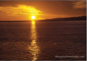 See und Sonne Mongolei, www.mongoliaphotogallery.com von Erdenebayar Erdensuren