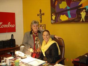 in "Workshop" Marisa mit der Direktorin Elvira Cuervo de Jaramillo