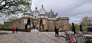 Château des ducs de Bretagne: Contes sur l'infini OTGO